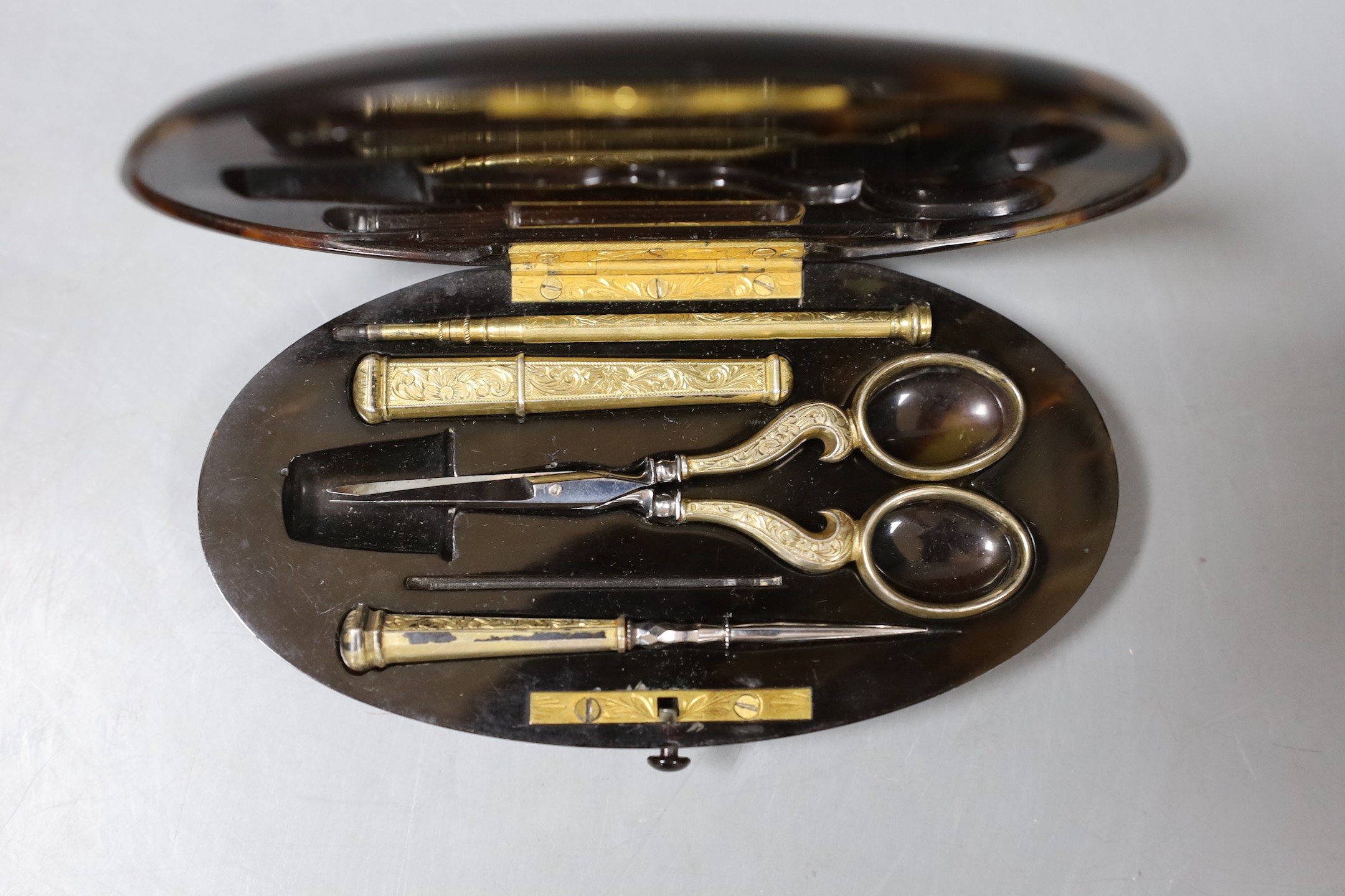 A Victorian tortoiseshell necessaire set